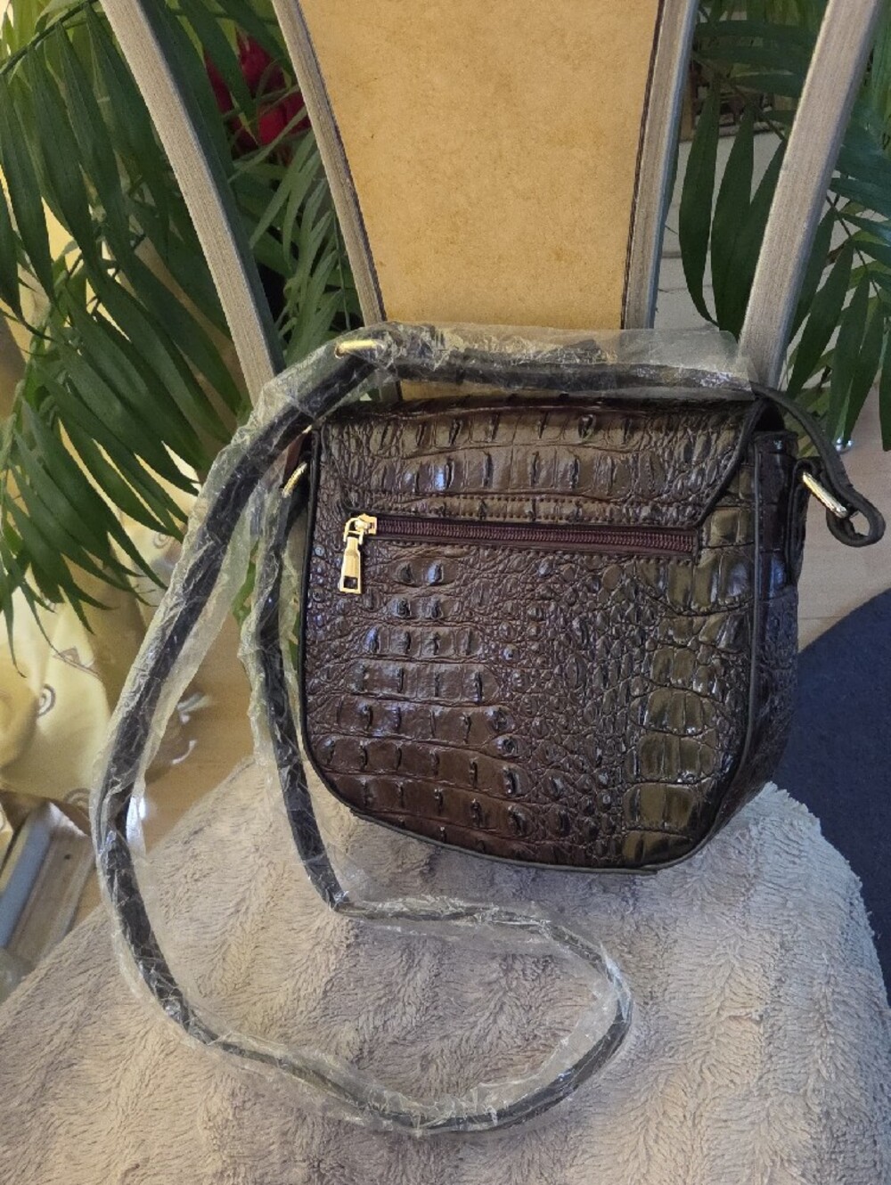 Classic Croc-Embossed Crossbody Bag ❤️ - Picture 2 of 8